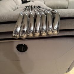 New Callaway Paradym AI Smoke Iron Set, 5-AW