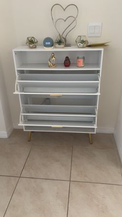 Shoes storage
