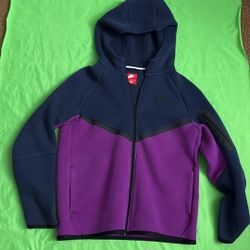 Purple And Navy Blue Nike Tech, Boys Size Xl Local Pick Up Only 