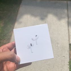 AirPods Pro 2nd generation With Wireless Charging Case