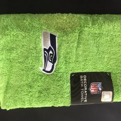 Seahawks Decorative Towels & Trash Can