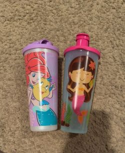 Tupperware brand girls cups