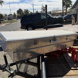 Delta truck bed tool box aluminum