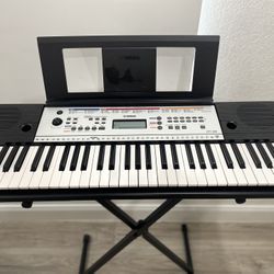YAMAHA YPT-260 