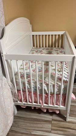 Convertible crib