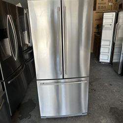 30” Whirlpool TOP BOTTOM FRIDGE REFRIGERATOR NEVERA HELADERA FRIO REFRIGERADOR GOOD CONDITION DELIVERY 🚚 FREE WARRANTY 4 MONTHS