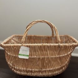 Rustic Farmhouse Basket – Great for Laundry, Blankets, or Picnics