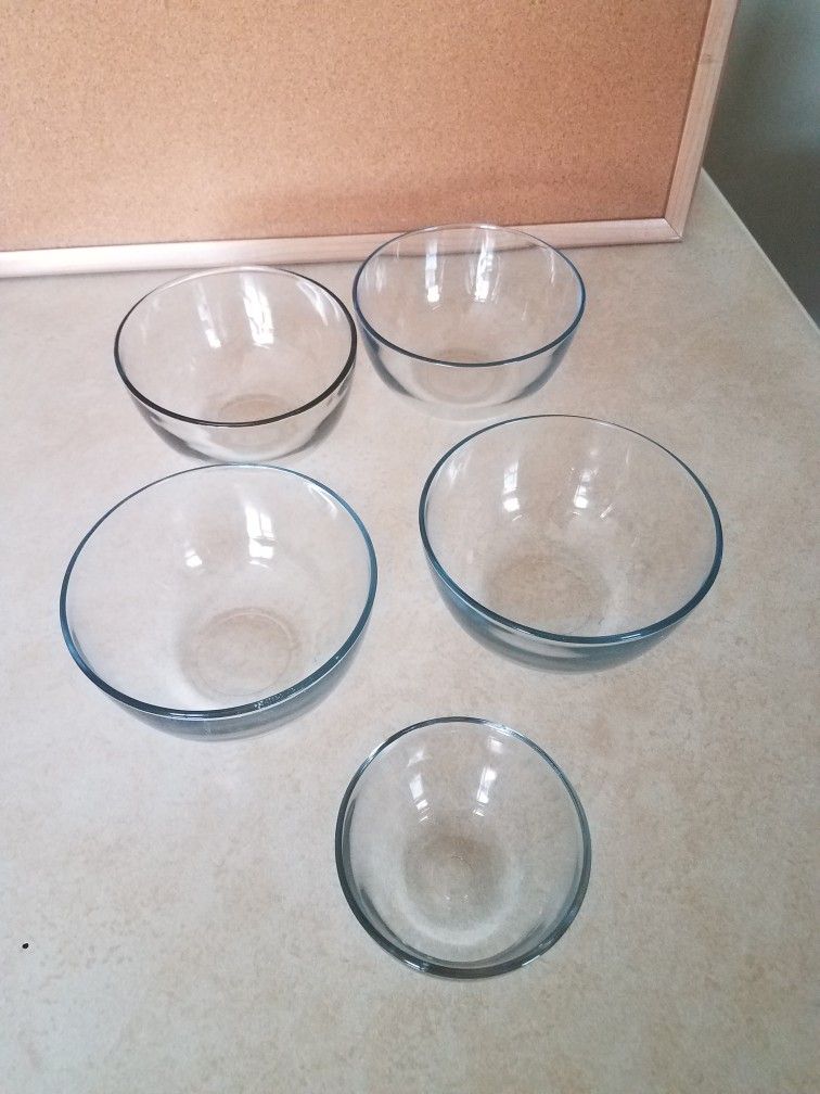 Pot, Bowls And Kitchen Items