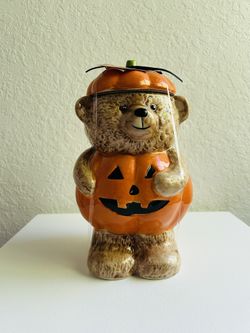 TIKTOK VIRAL HALLOWEEN CREEPY CRITTERS PUMPKIN BEAR COOKIE JAR 10" T x 6" W NWT