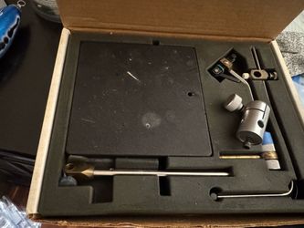 Fly tying vise