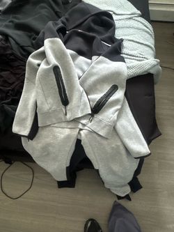 Nike Tech Set Size Large