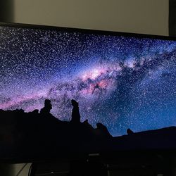 Samsung 42” Flatscreen TV. No Issues, Tv And HDMI Ports Work Perfect. No Remote.