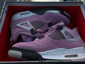 Jordan 4s size 9 men 10.5 women