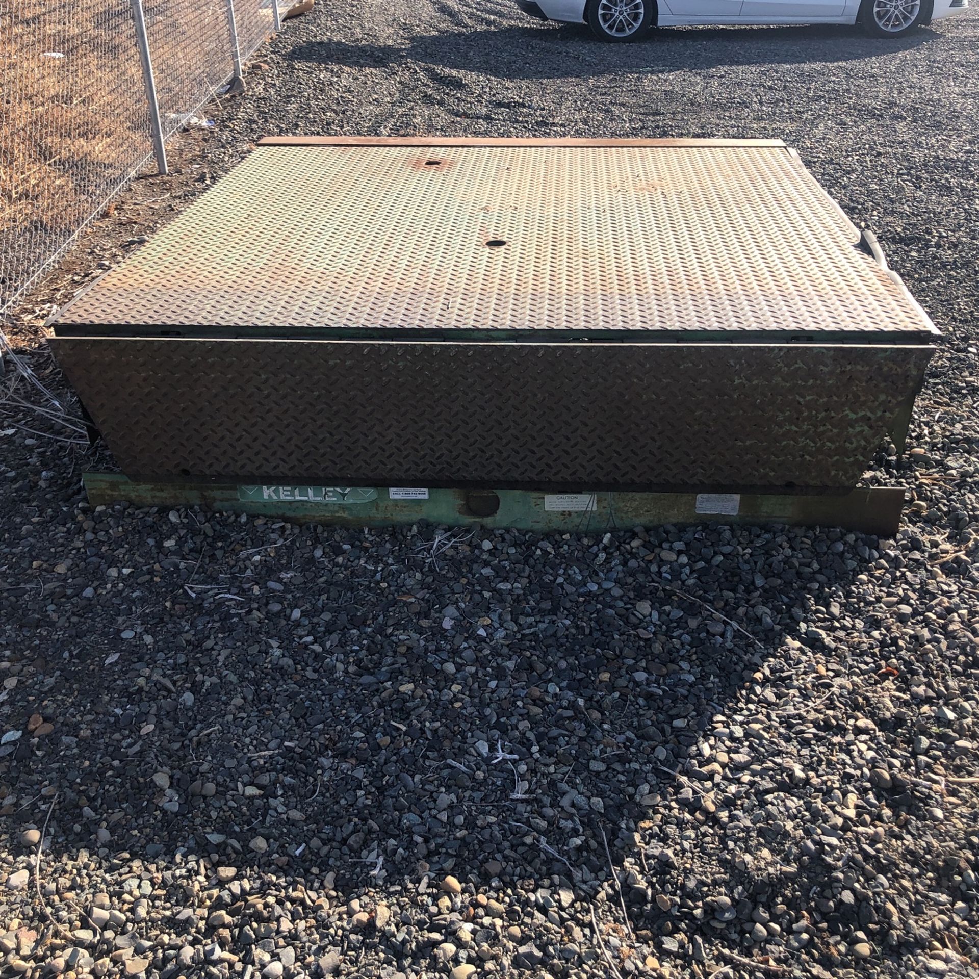 Kelley Mechanical Dock Leveler Industrial 