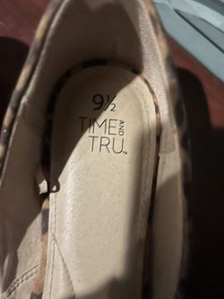 Women’s Shoe Size 9 1/2