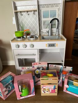 Kids kitchen place set with all accessories included