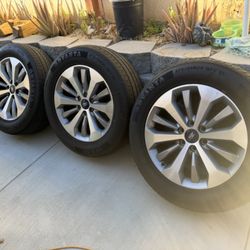 4 Tires With Rims 275/55R20
