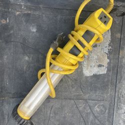 Plug In Hand Fluorescent Light Extension Cord With Hook Yellow