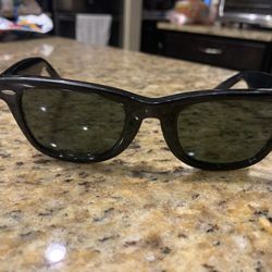Ray-Ban Wayfarers 