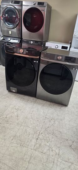 Washer and dryer  samsung electric stackables