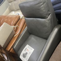 Decklyn Pushback Leather Recliner