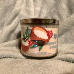 NWT Coconut Colada 3-Wick Candle
