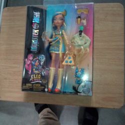 MONSTER HIGH LEO DENILE Doll