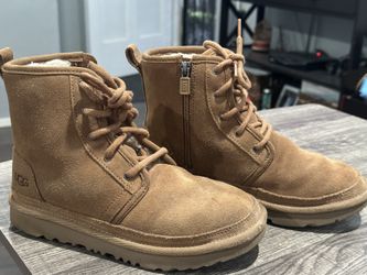 Kids UGGS Size 3