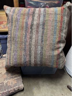 Super cute oversized throw pillow 29x29