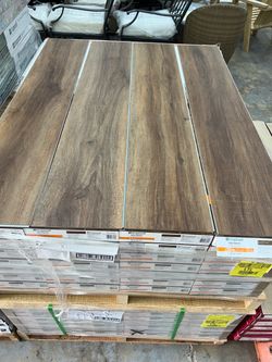 Lifeproof Butler Hickory 22 MIL x 8.7 in. W x 48 in. L Click Lock Waterproof Luxury Vinyl Plank Floo