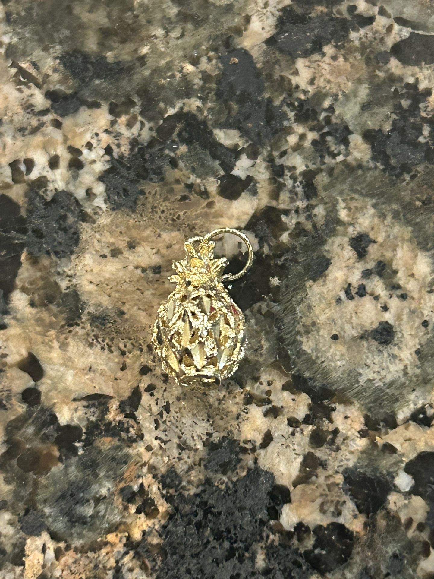 14k Gold Pineapple Pendant!