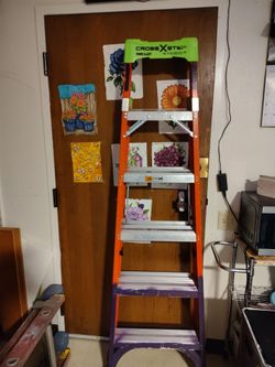 Louisville Ladder Cross Step 300 lb Step Ladder