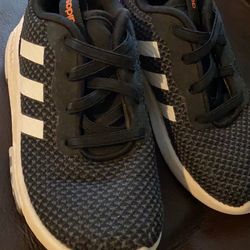Adidas Tennis Shoes Sz 9