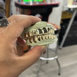 Gold Grillz 