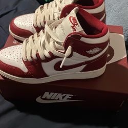 Air Jordan 1 Retro High OG GS