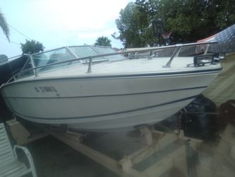 1972 20ft  Sea ray boat and trailer