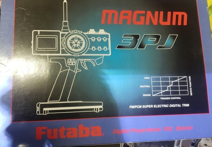 Futaba Magnum 3PJ radio