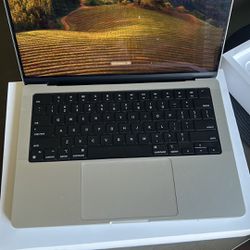 MacBook Pro with Apple M3 Pro chip 14-inch