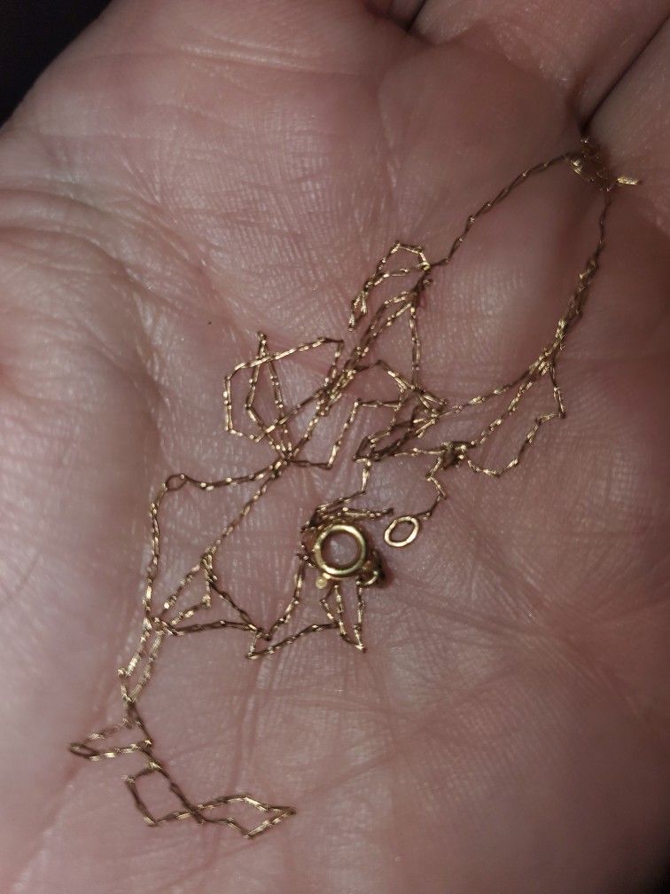Pretty, Thin 14k Gold Chain