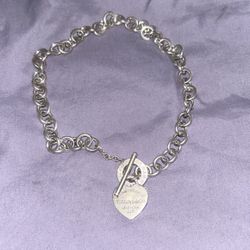 Tiffany Choker