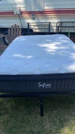 Full Size Mattress w/frame