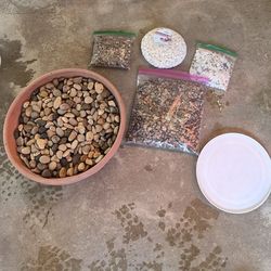 SUCCULENT PLANTING KIT WITH  LAZY SUSAN , TOOLS  &  ROCKS