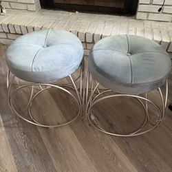 2 Seude Stools