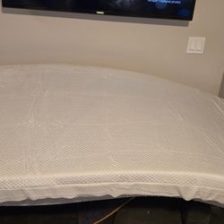 New Twin Mattress And Wooden Platform Bed Frame