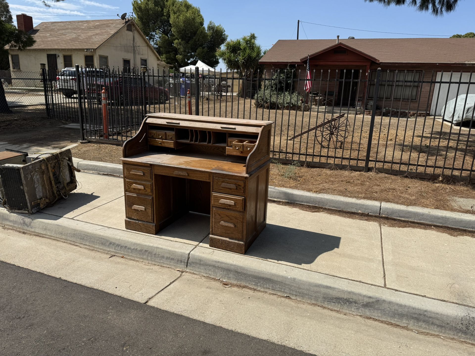 Oak roll top desk needs a good cleaning and oiling