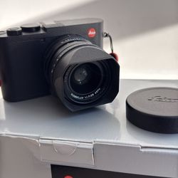Leica Q2 