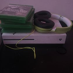 Xbox One ,controller,cables Included 70 Dollars