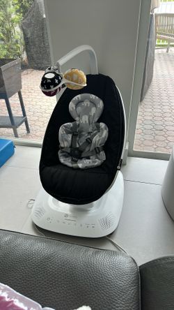 4moms MamaRoo Multi-Motion Baby Swing w/ WiFi & Bluetooth App Control – Complete