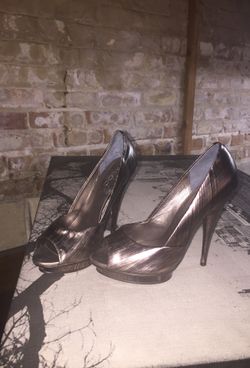 Aldo size 7 metallic gray and silver
