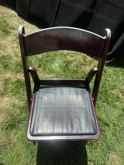 100 Burgundy Folding Chairs
